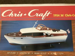 Dumas Boats - 1954 36 ' Chris Craft Commander Express Cruiser Model Kit (1244) 3