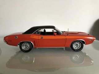 Highway 61 1971 Dodge Challenger R/T Supercars 1 of 402 made Hemi orange 1/18 5