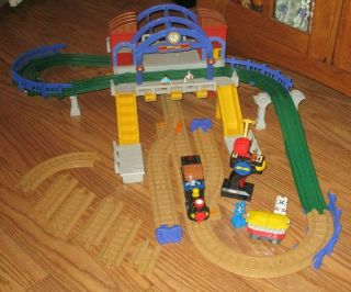 Fisher Price Geo Trax Grand Central Station Play Set Track Trains Accessories