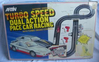 Artin Turbo Speed Pace Car Racing 1:43 Slot Car Set W/ 2 Cars Fiero Gt