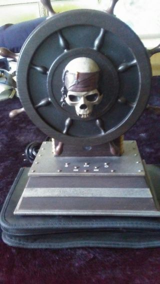 DISNEY PIRATES OF THE CARIBBEAN DEAD MANS CHEST DVD / CD PLAYER 5