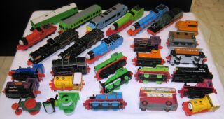Large Group Of Ertl Thomas & Friends Diecast Train Locomotives Cars And Accs