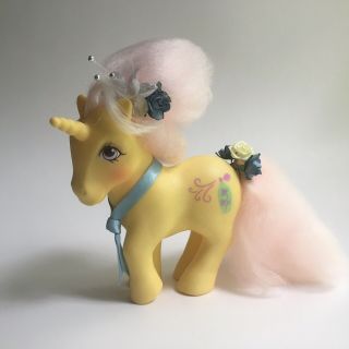 G1 My Little Pony Mlp Red Roses Yellow Unicorn - Henrietta
