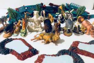 23 - Ray Zoo Animal plastic figures w/accessory fences 1992 - 1994 3