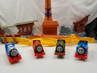 Thomas and Friends Trackmaster Shipwreck Rails w/Extras Fisher Price 2