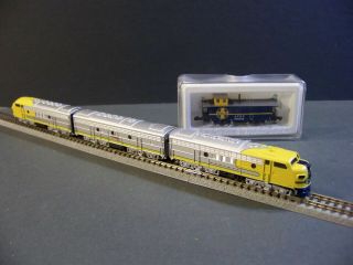 Marklin Z 88190,  Santa Fe“yellow Bonnet”,  Emd F7 - A/b/a 3 - Diesels,  Caboose,  5 - Pole