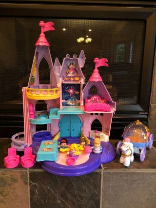 Fisher - Price Little People Disney Princess Musical Castle & Cinderella Carriage