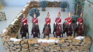 6 W BRITAINS 1952 FROM SET 2074 THE 1ST KING ' S DRAGOON GUARDS LEAD 2