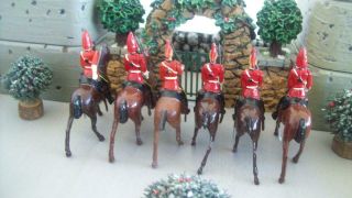 6 W BRITAINS 1952 FROM SET 2074 THE 1ST KING ' S DRAGOON GUARDS LEAD 6