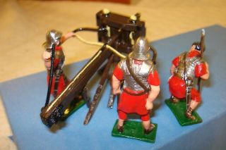 54mm Roman Scorpion (bolt thrower) vignette with catapult and 3 crew in metal 2
