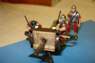 54mm Roman Scorpion (bolt thrower) vignette with catapult and 3 crew in metal 3