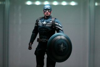 Hot Toys Mms242 1/6 Captain America Stealth S.  T.  R.  I.  K.  E Suit Winter Soldier