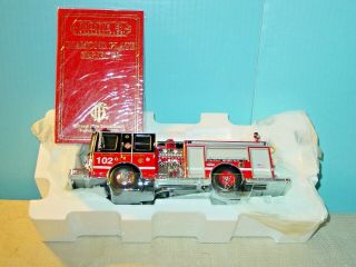 Code 3 Chicago Fire Engine 102 - 1:32 Scale - Diamond Plate Series