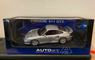 1:18 Autoart Performance 2002 Porsche 911 Gt2 Coupe In Silver 77841
