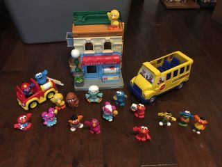 Sesame Street 123 Neighborhood Playset With 18 Figures And 2 Vehicles Elmo