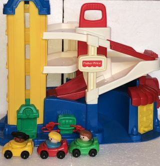 1995 Fisher Price Little People Garage,  Cars,  People Gas Station Vintage 2393