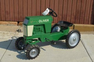 Spirit Of Oliver Wide Front Pedal Tractor By Scale Models Nib