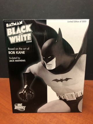 Dc Direct Black & White Batman Statue By Bob Kane Tamp0293