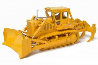 Caterpillar Cat D8k Dozer With U - Blade And Ripper By Ccm 1:48 Scale Model