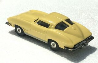 Lt Yellow 1963 Chevrolet Corvette Sting Ray Coupe HO Scale Aurora Slot Car 1356 2