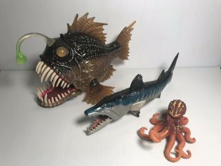 Chap Mei - 10 " Glow In The Dark Angler Fish,  10 " Barracuda And 4 " Squid