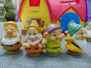 Fisher Price Little People Disney Snow White 7 Dwarfs Musical Cottage House 2