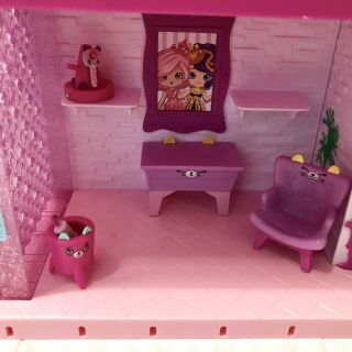 Shopkins Happy Places Mansion,  Cozy Bear Bedroom,  Party Time Kitty Chandelia 7
