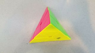 Qiyi Pyraminx Stickerless Speed Cube Triangle Magic Cube Puzzle Toys 3x3 Twist