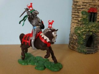 BRITAINS SWOPPET KNIGHT 1452,  MOUNTED ATTACKING WITH SWORD,  UK,  Toy Soldiers 3