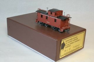 W&R HO scale brass Northern Pacific 1200 series version 2 caboose painted 2