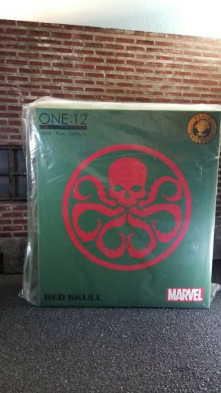 Mezco One:12 Collective Red Skull Fall Exclusive