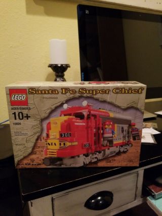 Lego 10020 Santa Fe Chief Locomotive