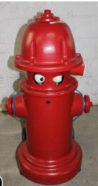 Robotronics Pluggie The Fire Plug Fully Automated Robot Hydrant W/accessories