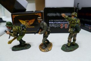 Set of 3 Wehrmacht Waffen SS Spanish King Country Honor Collectors Showcase 1/30 3