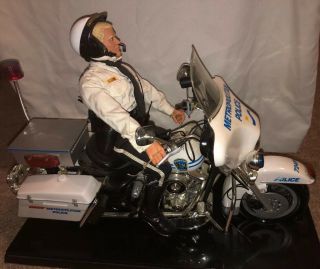 G.  I Joe/harley - Davidson Electra Glide Metropolitan Police Motorcycle W/ Stand