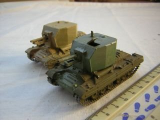 2 X Built Esci Ww2 British Military Bishop Tanks Scale 1:72