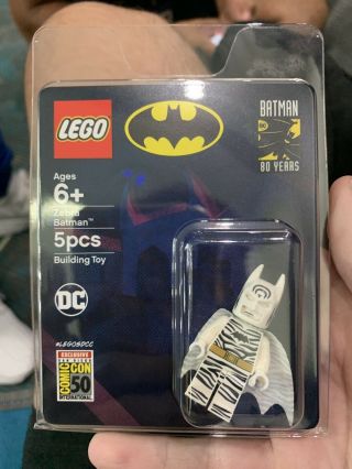 2019 Sdcc Comic Con Lego Exclusive Dc Zebra Batman Minifigure In Hand