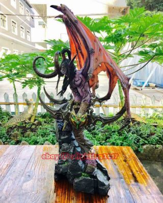 World of Warcraft Illidan Stormrage Deluxe Figure Figurine Eyes Can Shine 26 6