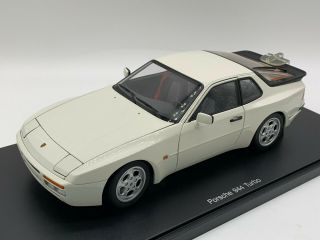 1:18 Autoart Millennium 1986 Porsche 944 Turbo Coupe In White 77958 Read