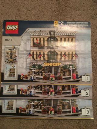 LEGO Creator Grand Emporium (10211) 5