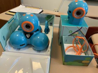 Wonder Workshop Da01 Dash And Dot Robot - Blue With Accessories