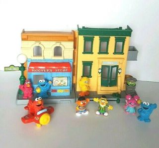 Sesame Street 123 Mr Hoopers Store Play Set House 2010 Hasbro With 8 Figures