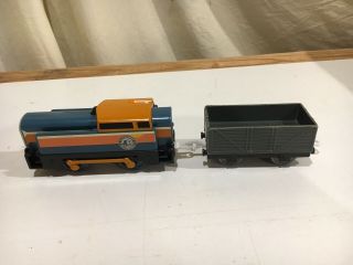 Motorized Den with Gray Car for Thomas and Friends Trackmaster Railway 2