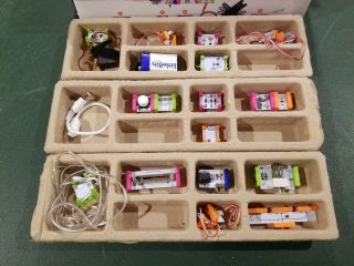 littleBits Electronics Deluxe Kit,  18 Bits,  Complete w/Instructions 3