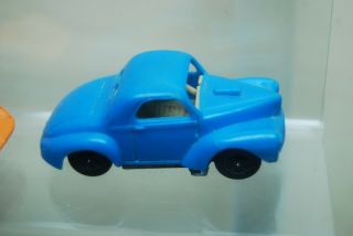 2 pc Vintage 1960 ' s Aurora HO Slot Cars Blue Willys Gasser Orange Dino Ferrari 4