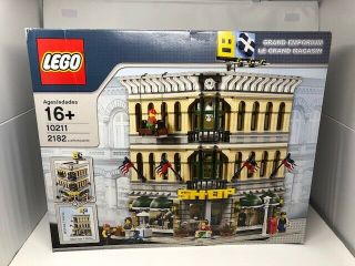 Lego Creator Grand Emporium (10211) Box,  Factory Contents