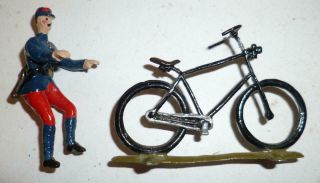 UNIDENTIFIED WHITE METAL MODEL OF A FRENCH MILITARY CYCLIST - N/MINT 3