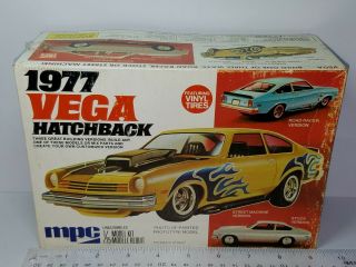 1/25 Mpc 1977 Chevrolet Vega Hatchback Unsealed Model Kit