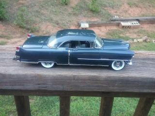 Danbury 1:24 1954 Cadillac Coupe Deville - Ltd Ed Of 5000