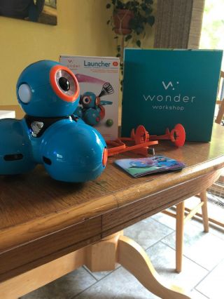 Wonder Workshop Dash Robot Electronic W/ Launcher Accessories